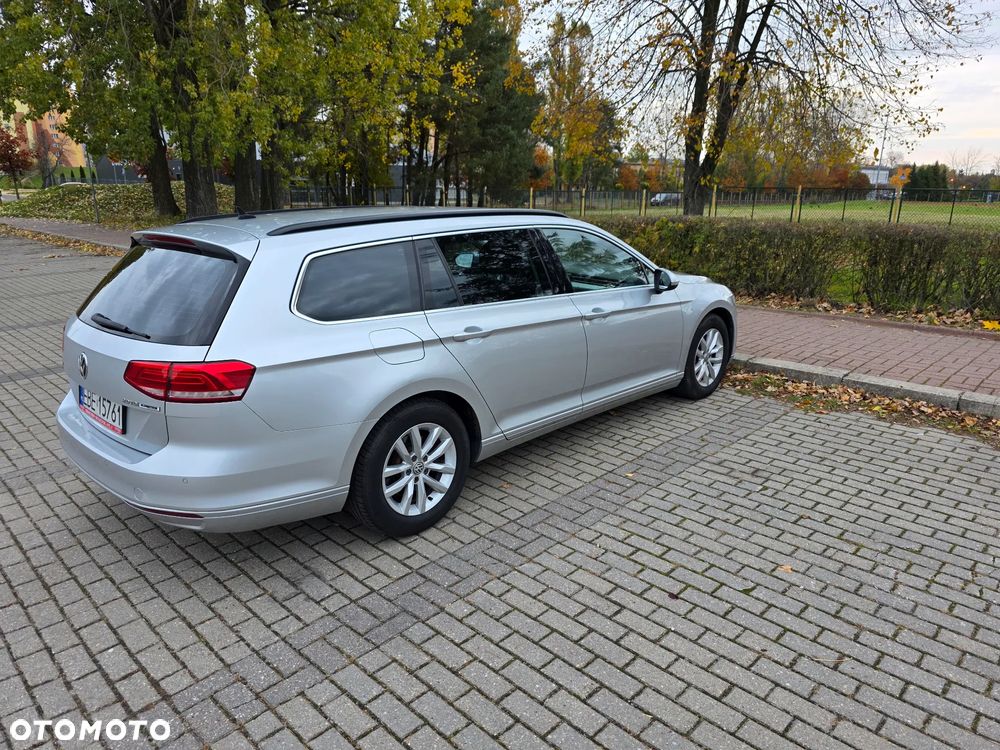 Volkswagen Passat Variant ver-variant-2-0-tdi-bluemotion-technology-comfortline - 4