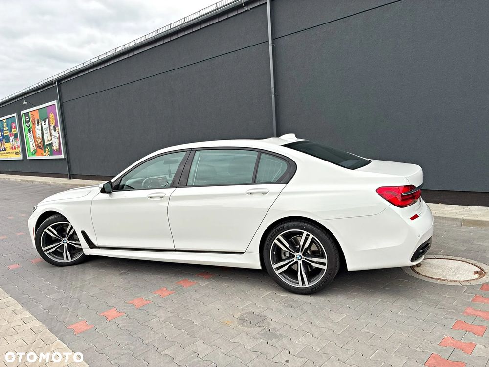 BMW Seria 7 740Li - 22