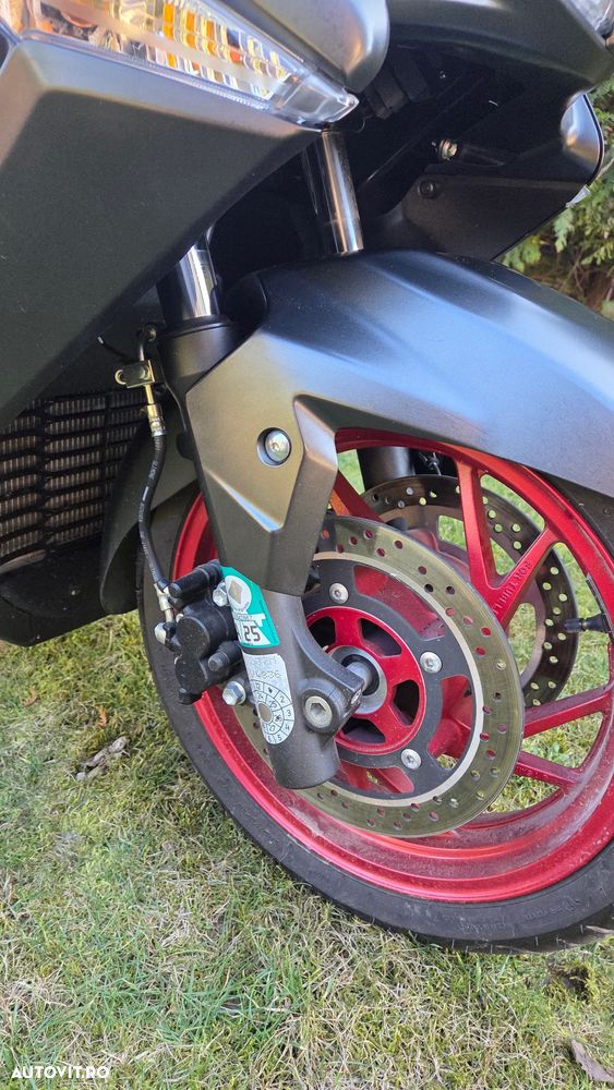 Suzuki AN 400 Burgman - 27