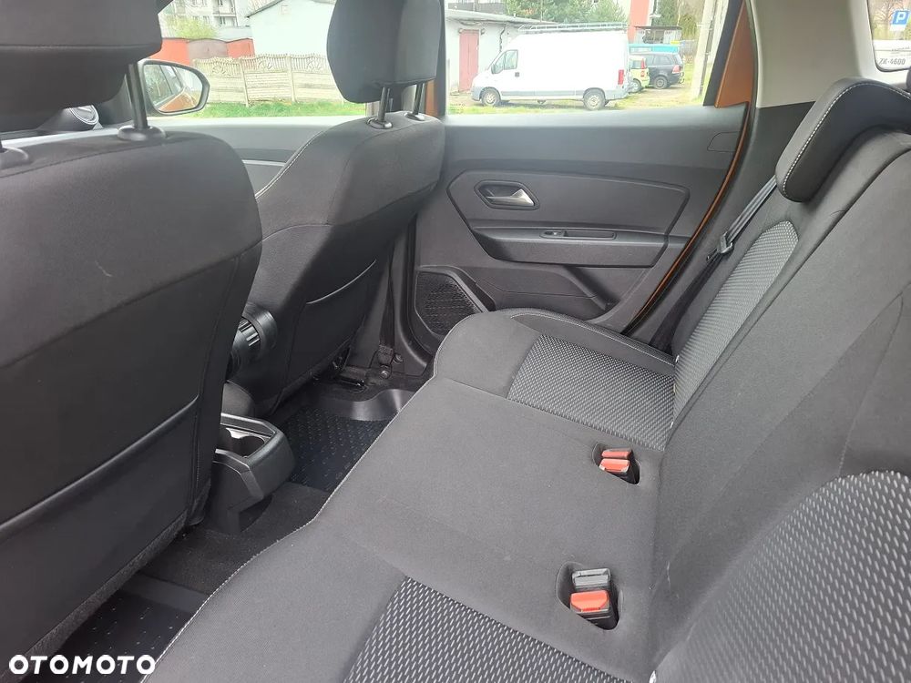 Dacia Duster 1.6 SCe Urban Explorer S&S - 15