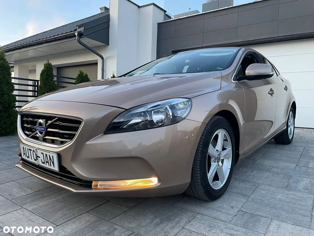 Volvo V40 D2 Summum - 33