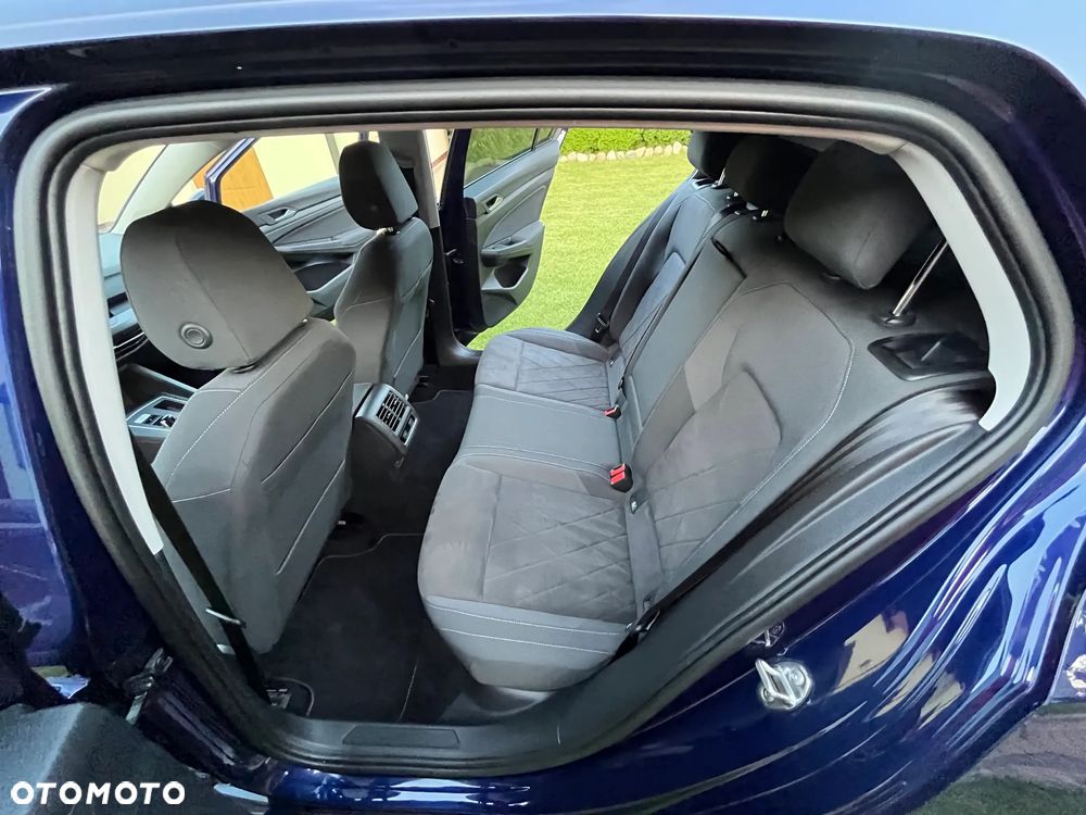 Volkswagen Golf - 28