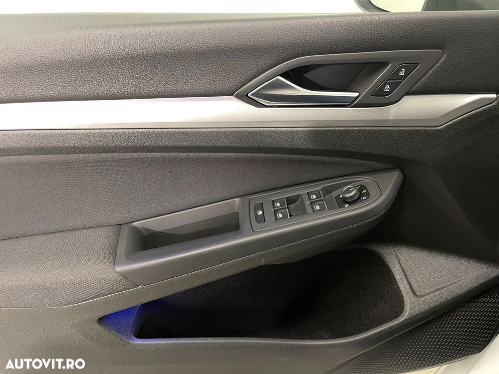 Volkswagen Golf 1.5 eTSI MHEV 150CP DSG Life - 23