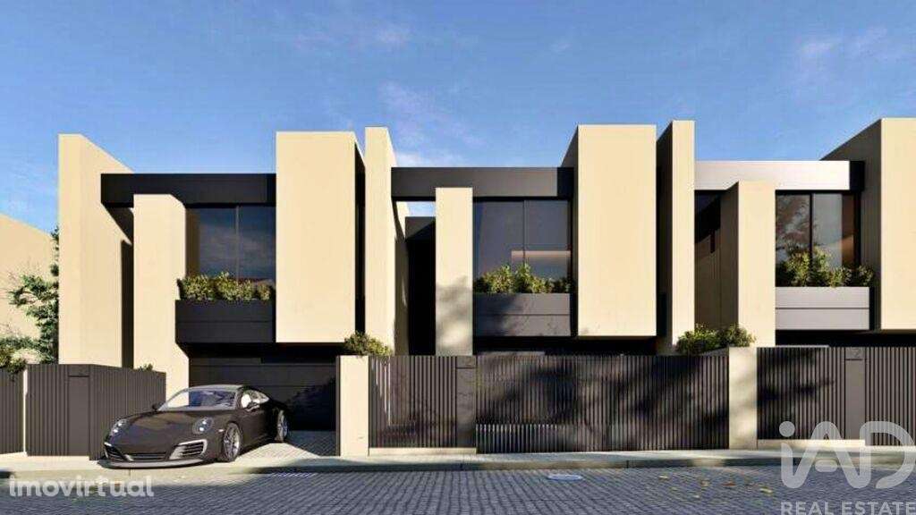 Casa T3 em Fânzeres e São Pedro da Cova de 195,00 m2 - Grande imagem: 2/25