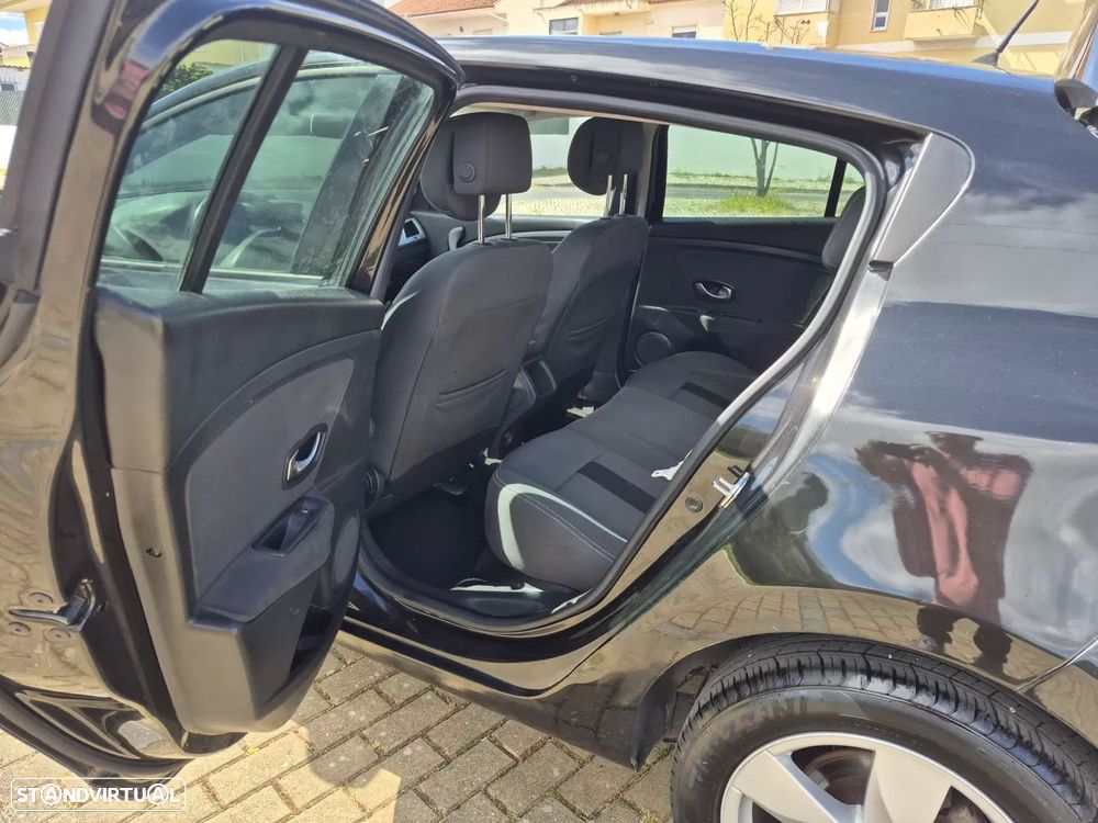 Renault Mégane 1.5 dCi Dynamique SS - 11