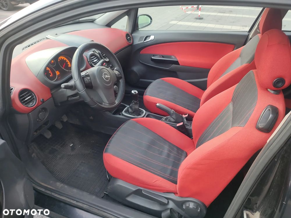 Opel Corsa 1.4 16V Cosmo - 6