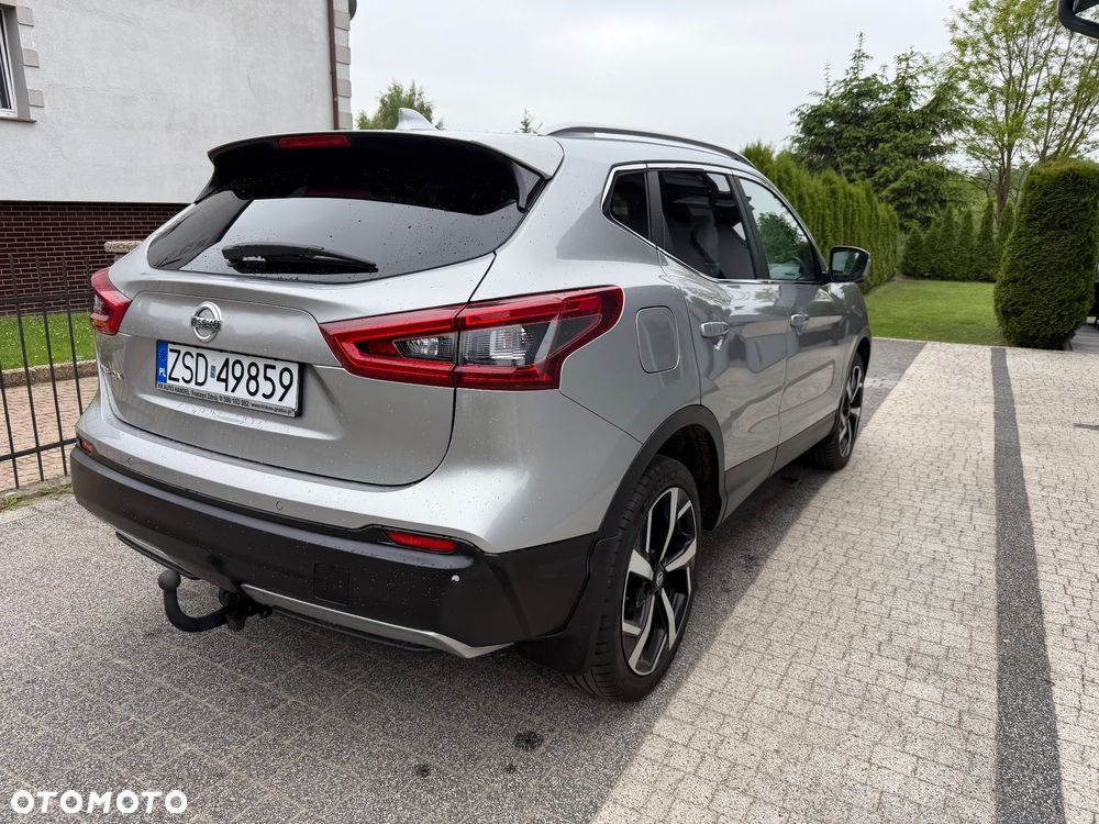 Nissan Qashqai 1.6 dCi Xtronic TEKNA+ - 4