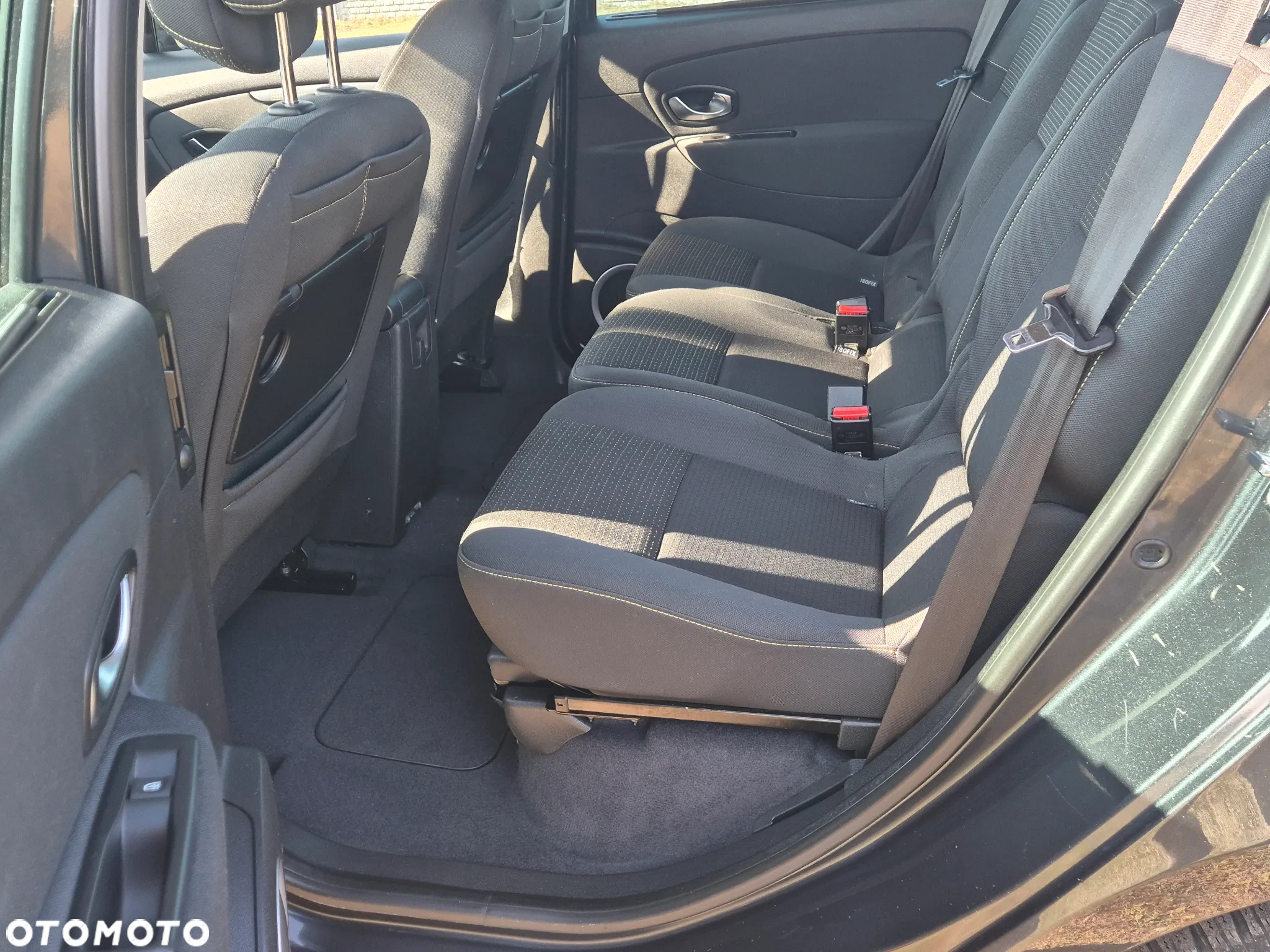 Renault Scenic 1.6 16V 110 Authentique - 11