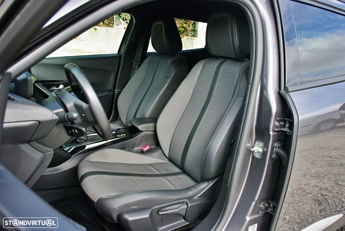 Peugeot 2008 1.2 PureTech Allure - 15