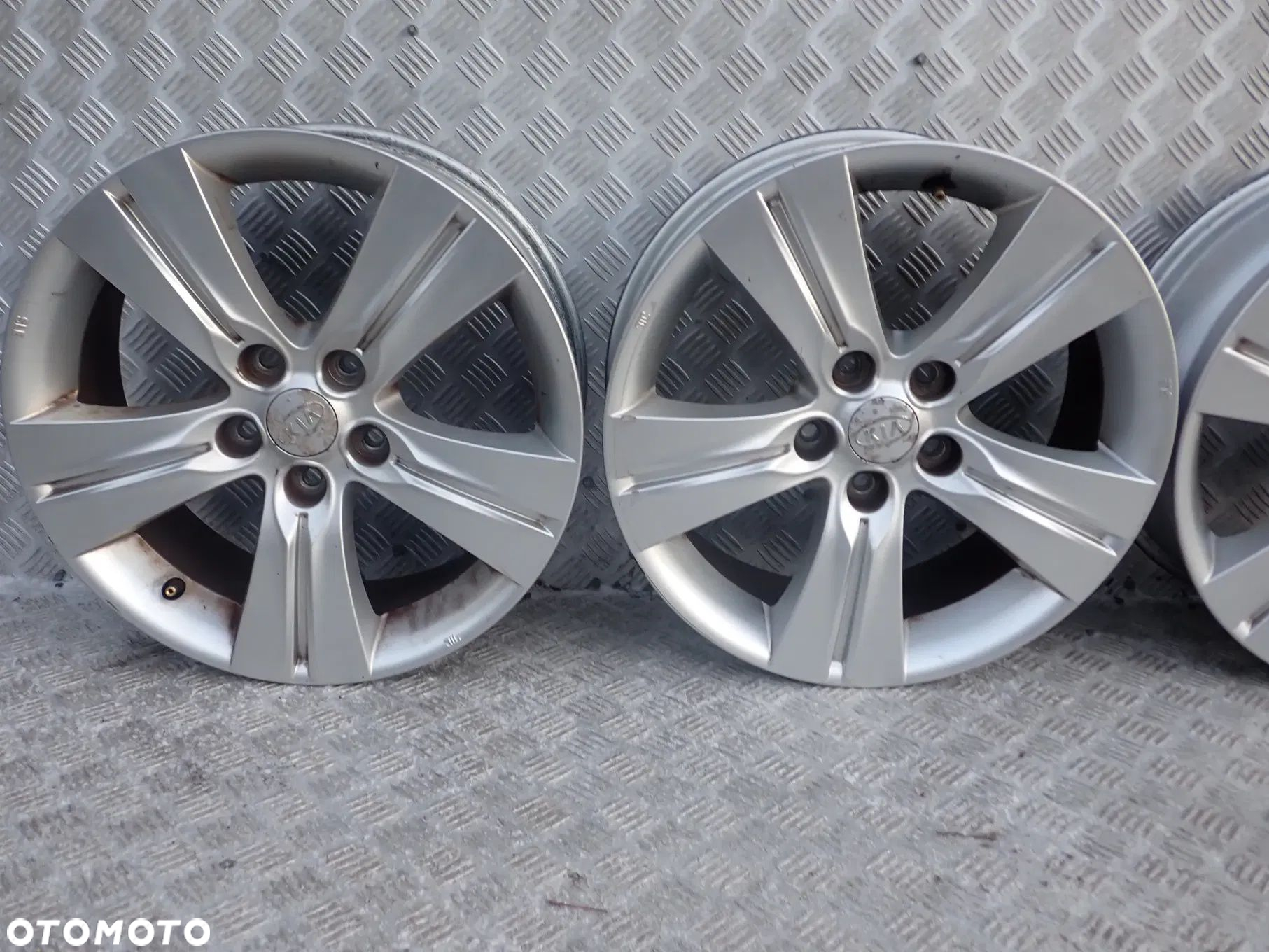 FELGI ALUMINIOWE KIA 5X114,3 6.5JX17 ET35 52910-3U200 - 2