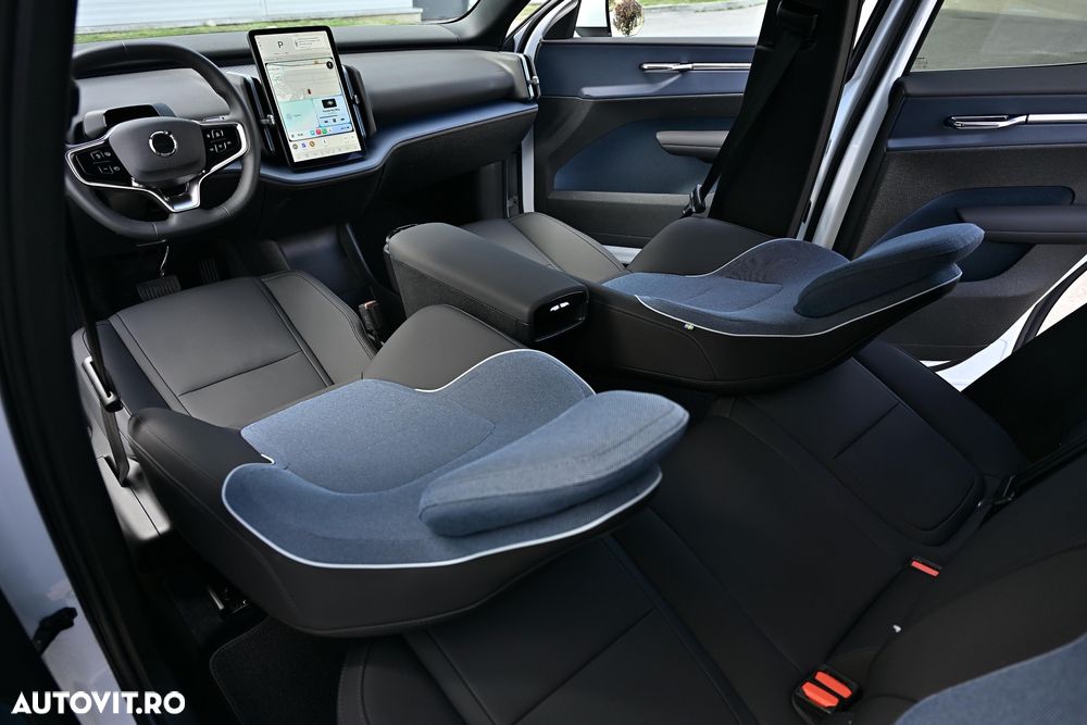 Volvo EX30 Single Motor Extended Range RWD Core - 34