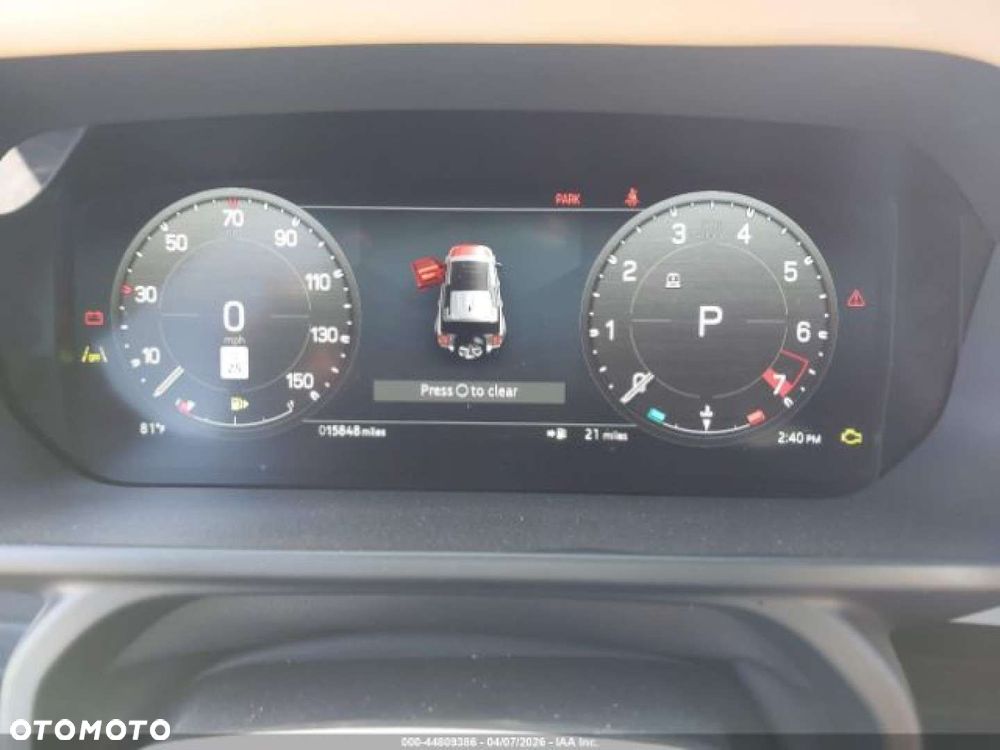 Land Rover Defender - 11