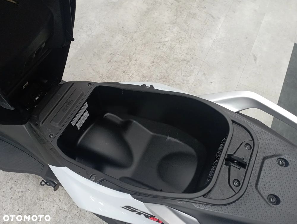 Aprilia SR - 15