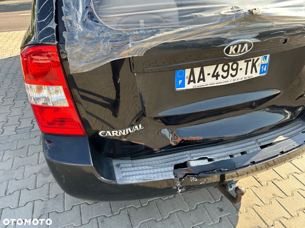 Kia Carnival - 35