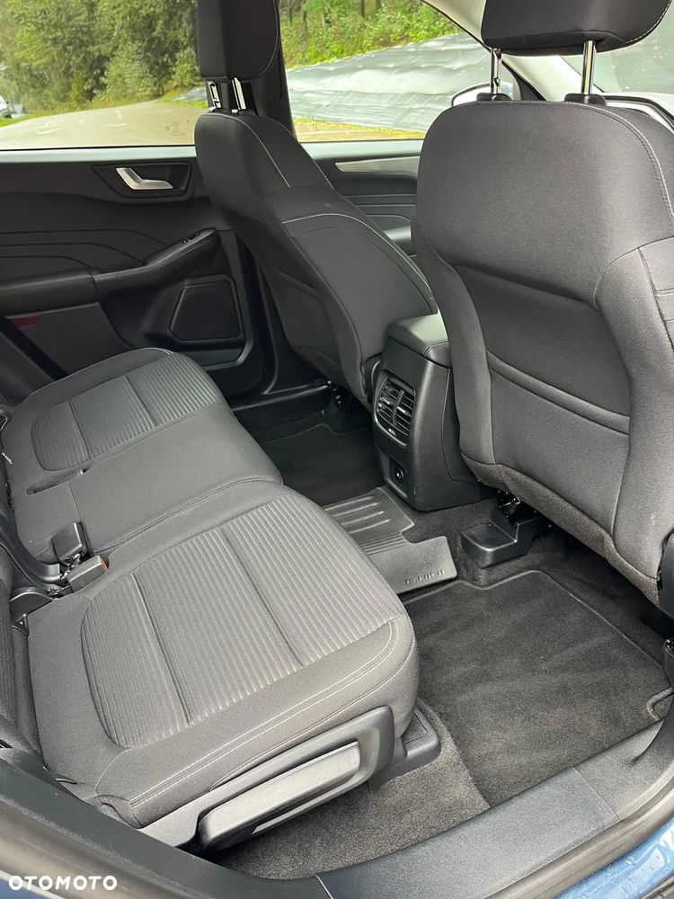 Ford Kuga - 8