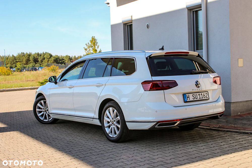 Volkswagen Passat Variant 2.0 TDI DSG (BlueMotion Technology) Highline - 17