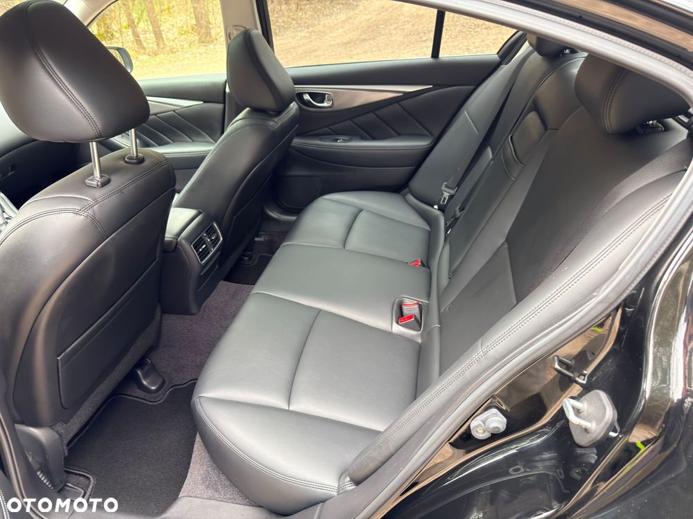 Infiniti Q50 - 11