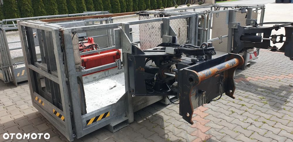 Manitou MRT 2150+/ kosz hydr /widły hydr/pilot /najbogatsza wersja wyposażenia - 40