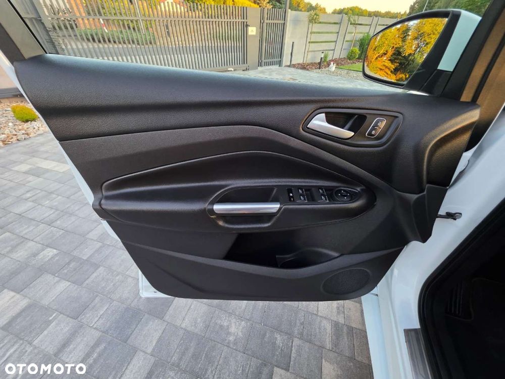 Ford Kuga - 11