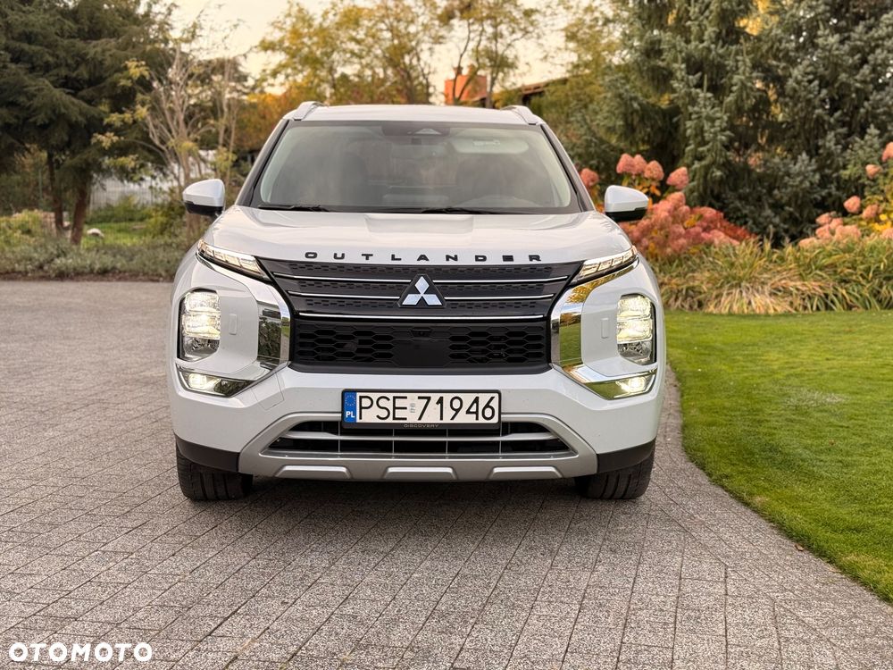 Mitsubishi Outlander - 3