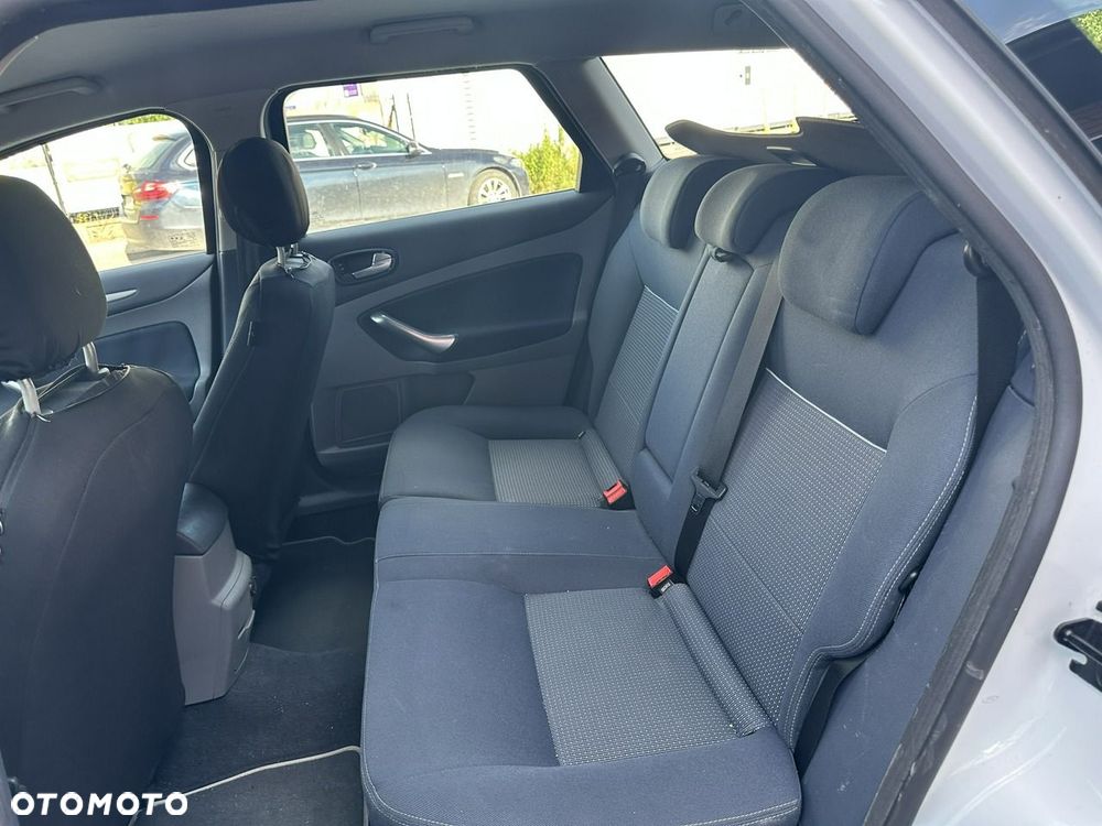 Ford Mondeo - 10