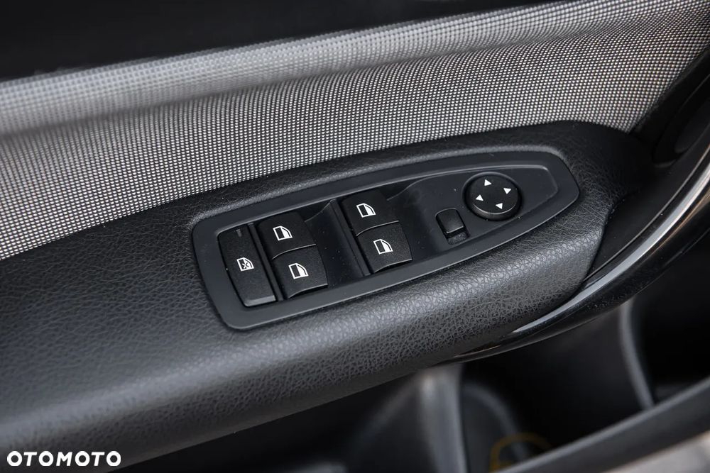 BMW Seria 1 118i - 16