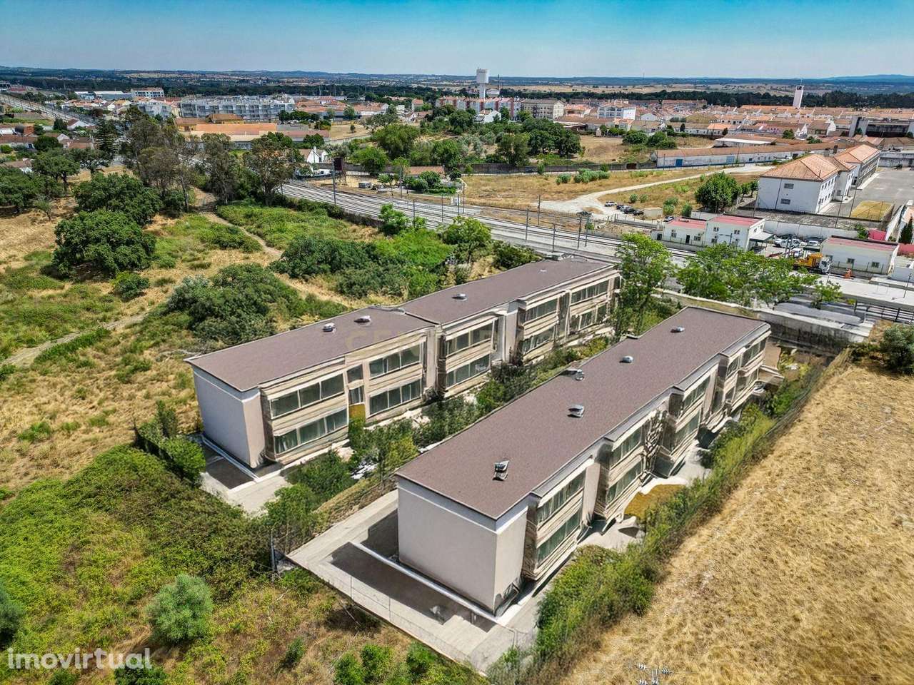 Quinta com 62.417m² e 4.541m² ABC, centro de Vendas Novas, a 1h de Lis - Grande imagem: 2/31