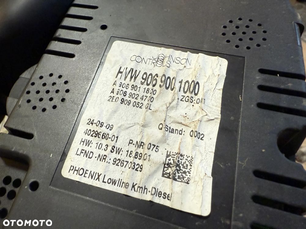 Licznik 9069001000 2E0909052GL Mercedes Crafter 2.5 TDI OE - 4