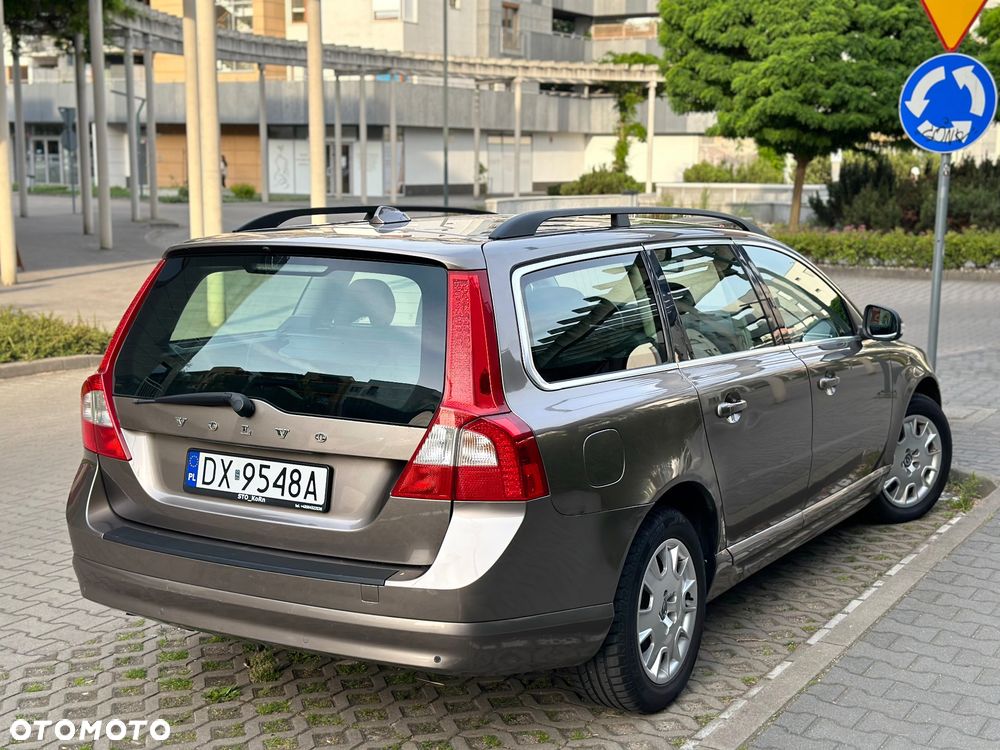 Volvo V70 D5 Summum - 24