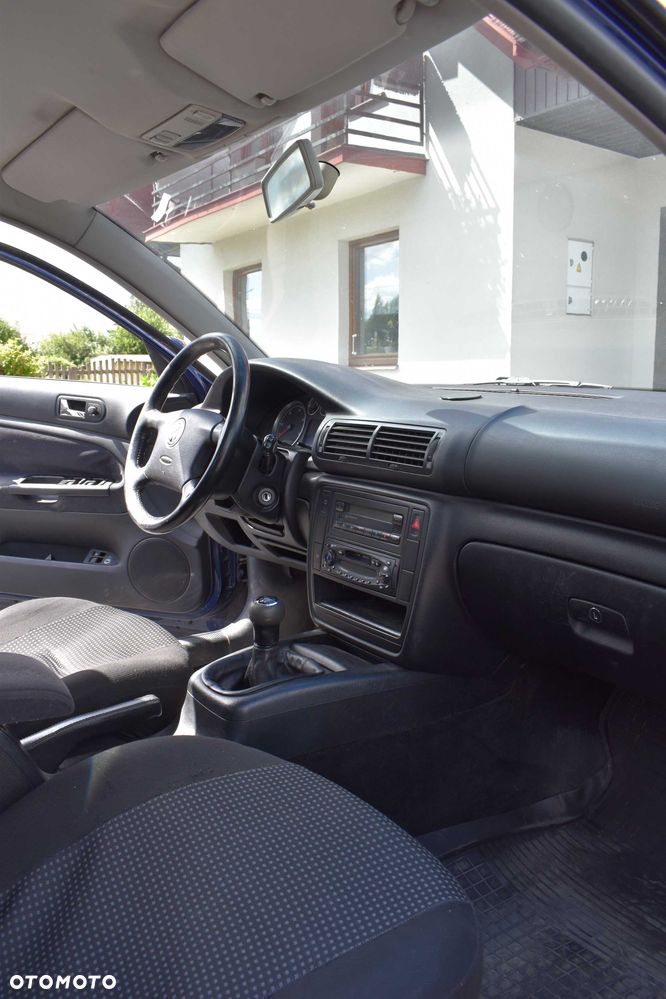 Volkswagen Passat - 5