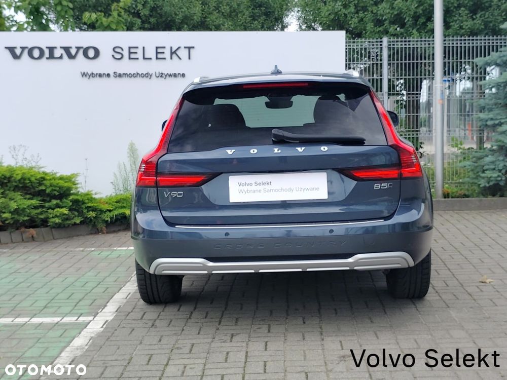 Volvo V90 Cross Country - 12