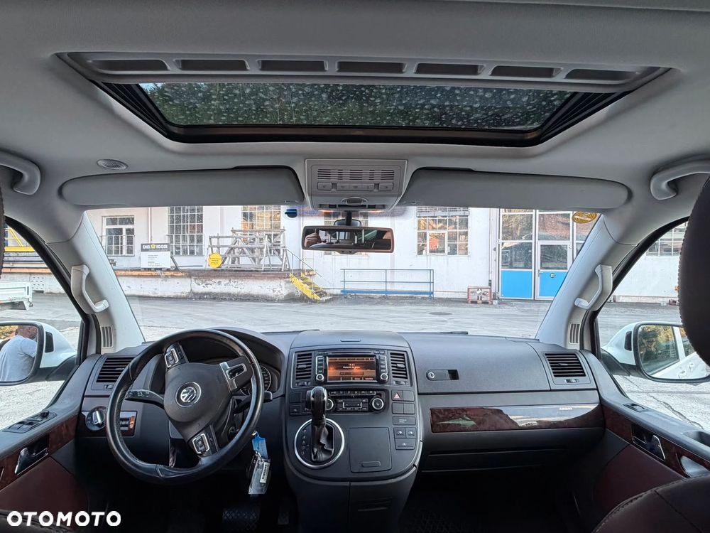 Volkswagen Multivan - 2