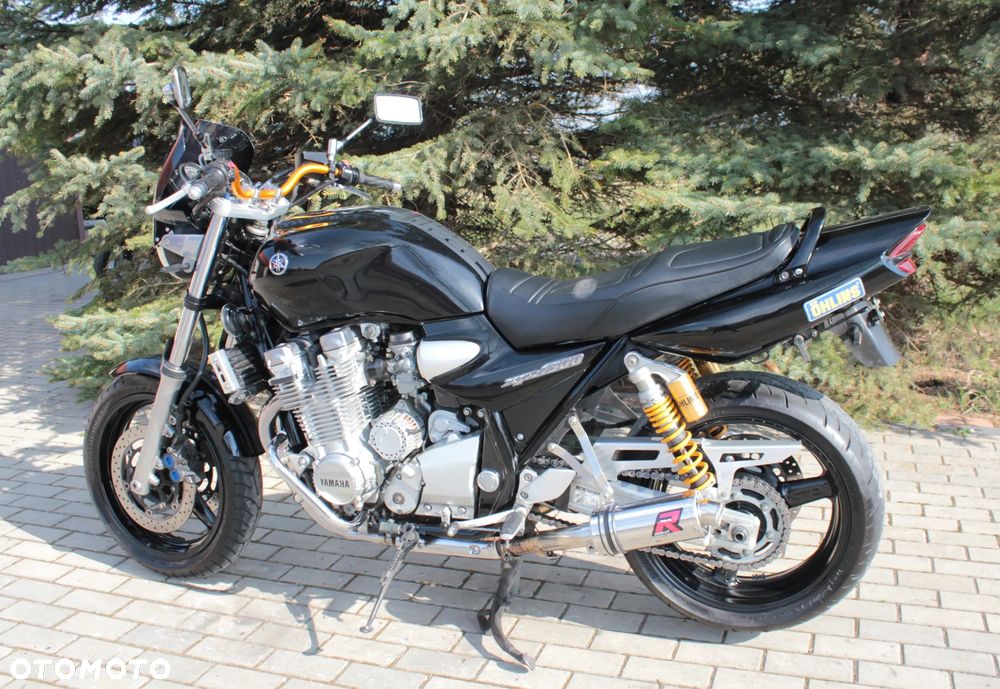 Yamaha XJR - 33