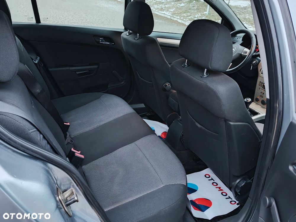 Opel Astra 1.6 Cosmo - 28