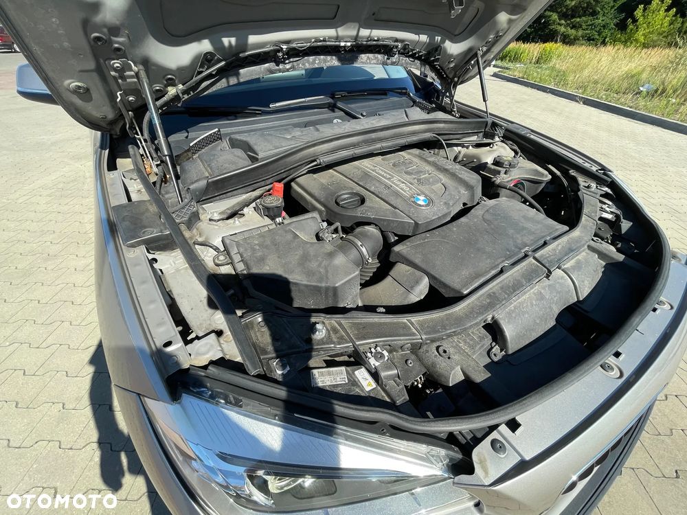 BMW X1 sDrive18d Sport Line - 28