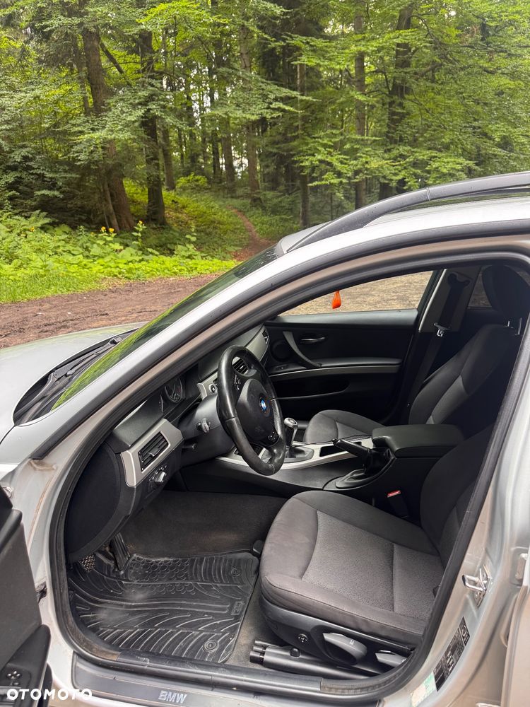 BMW Seria 3 320i - 14