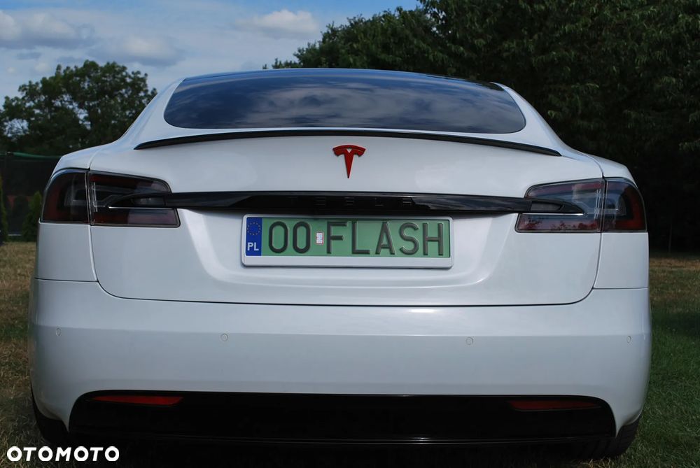 Tesla Model S - 16