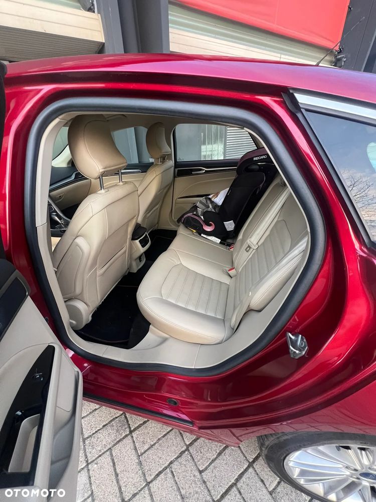 Ford Fusion - 13