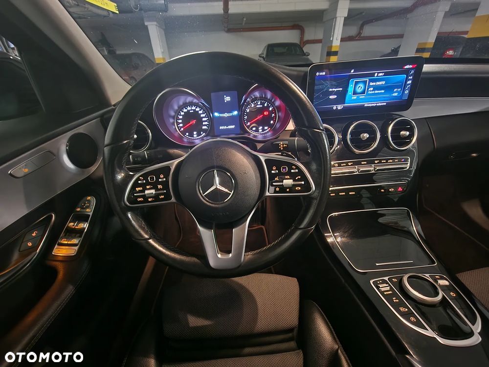Mercedes-Benz Klasa C 180 9G-TRONIC - 13