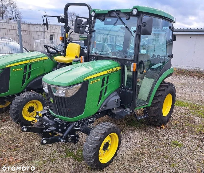 John Deere 2032R