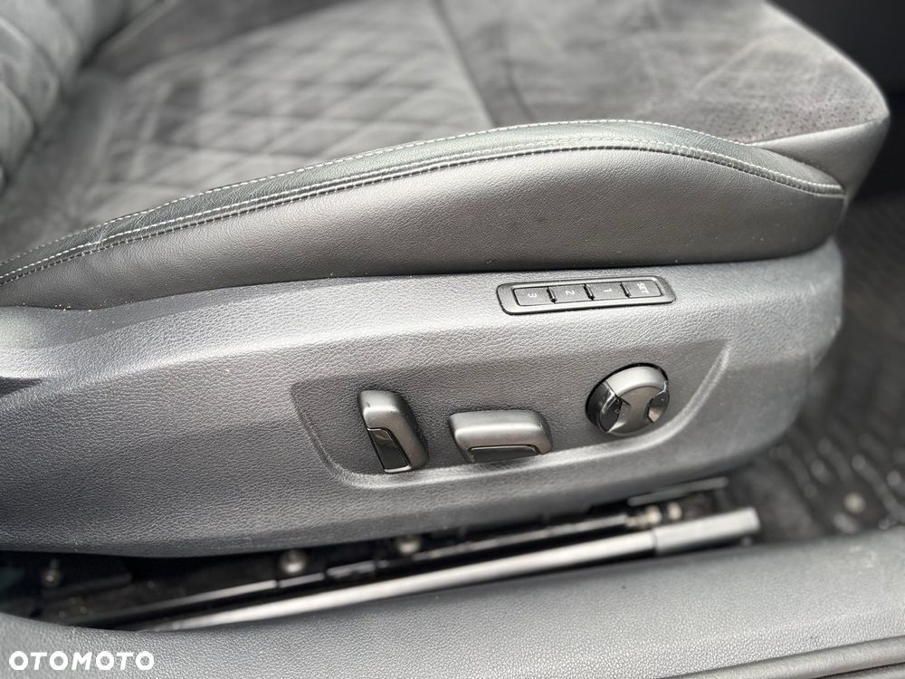 Skoda Superb 2.0 TDI 4x4 DSG SportLine - 22