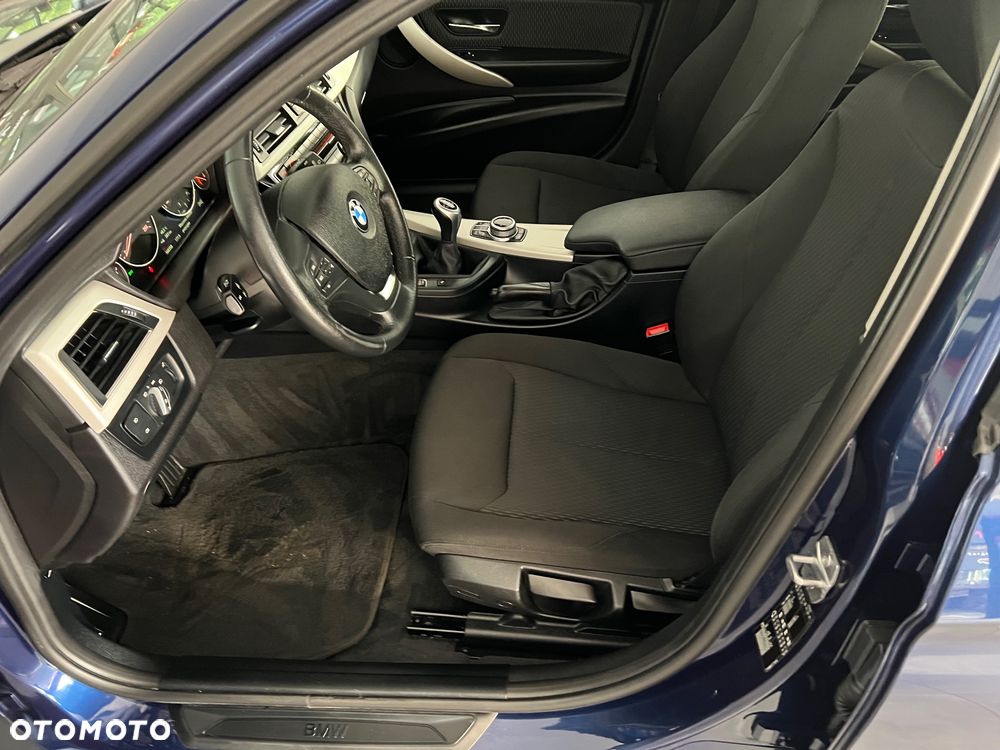 BMW Seria 3 318i Edition Luxury Line Purity - 15