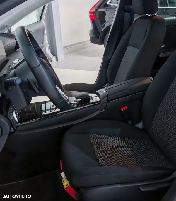 Mercedes-Benz A 200 7G-DCT - 8