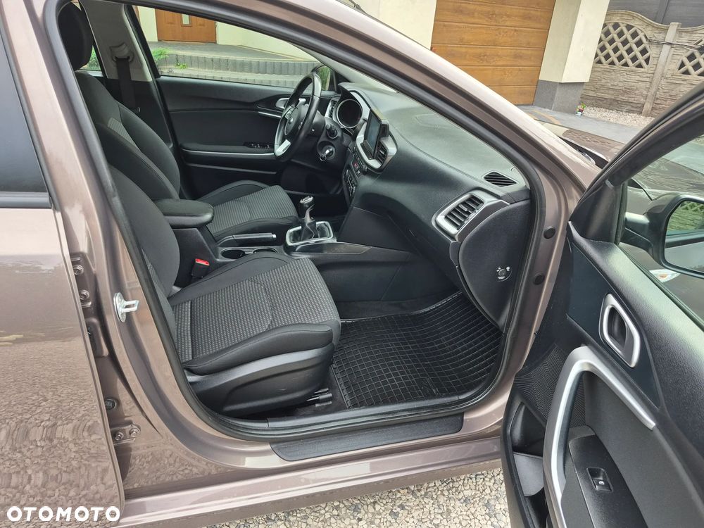 Kia Ceed 1.4 L Business Line - 10