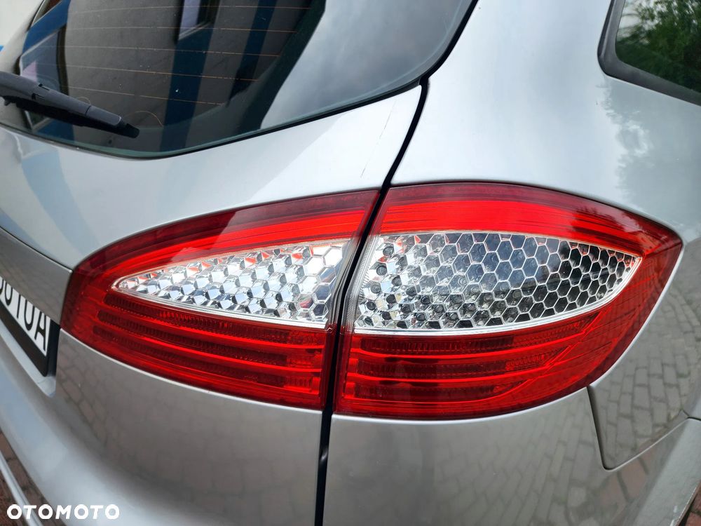 Ford Mondeo 2.0 Trend - 12