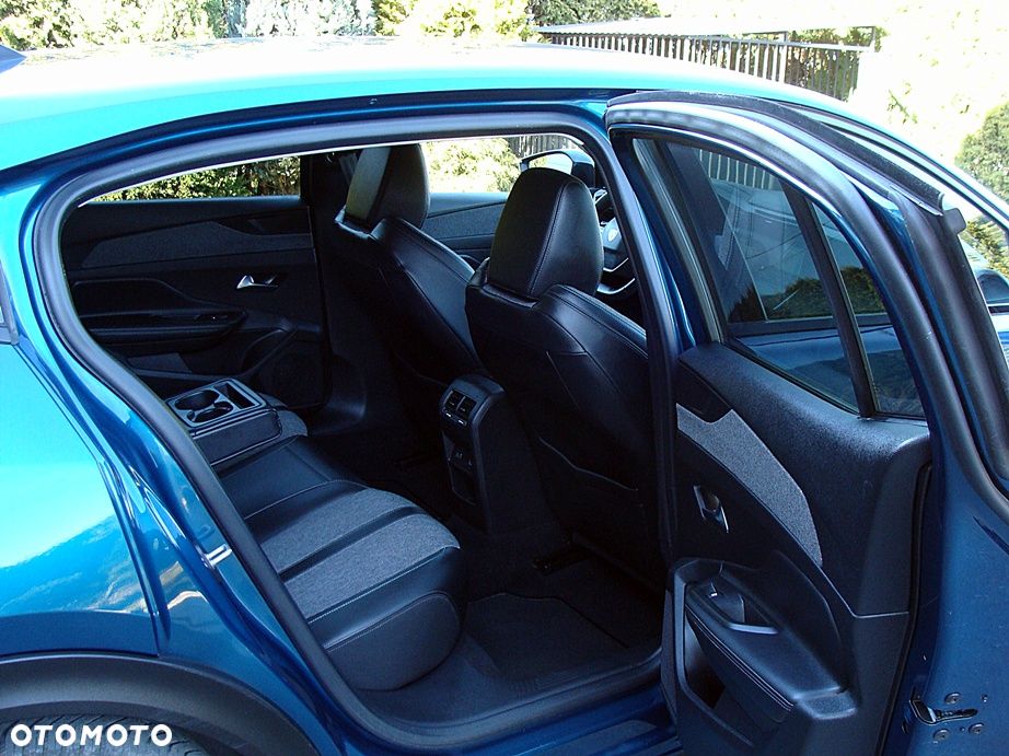 Peugeot 408 1.6 Plug-In Hybrid 225 Allure Pack EAT8 - 14