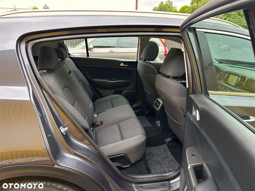 Kia Sportage 1.7 CRDI 2WD Dream-Team Edition - 16