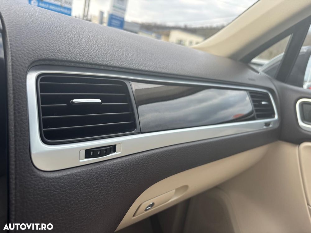 Volkswagen Touareg - 19