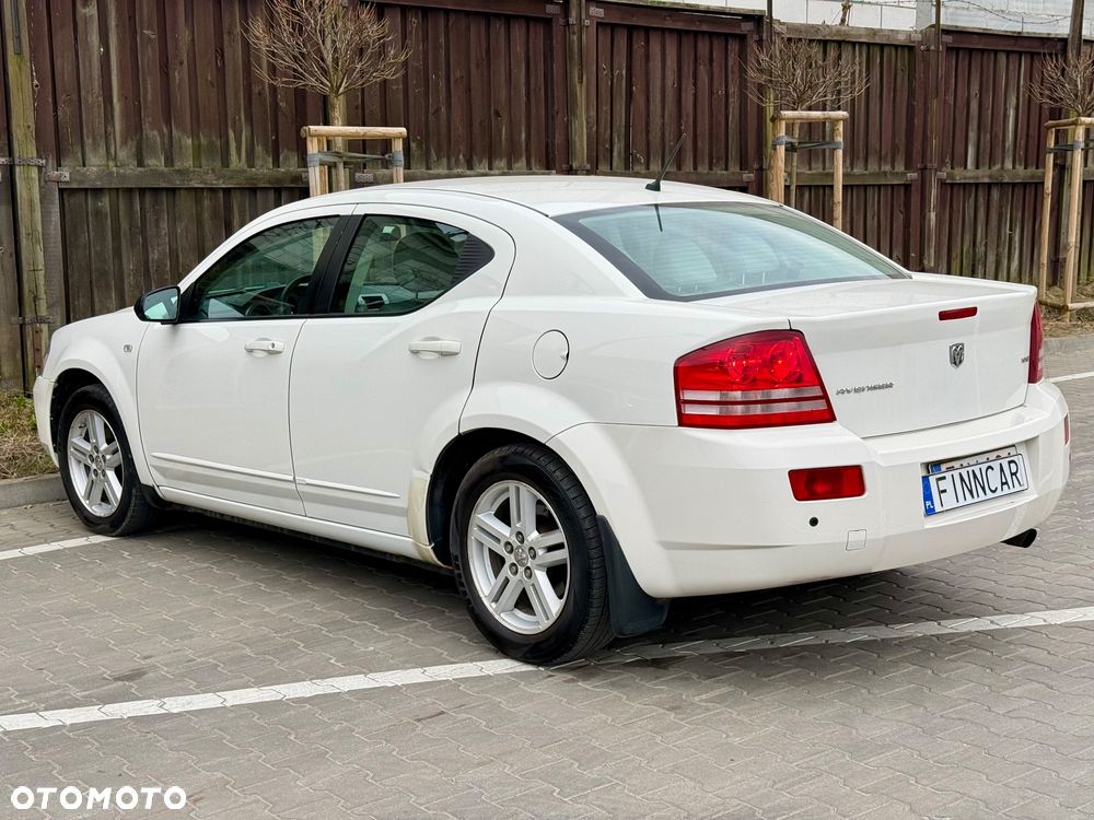 Dodge Avenger - 7