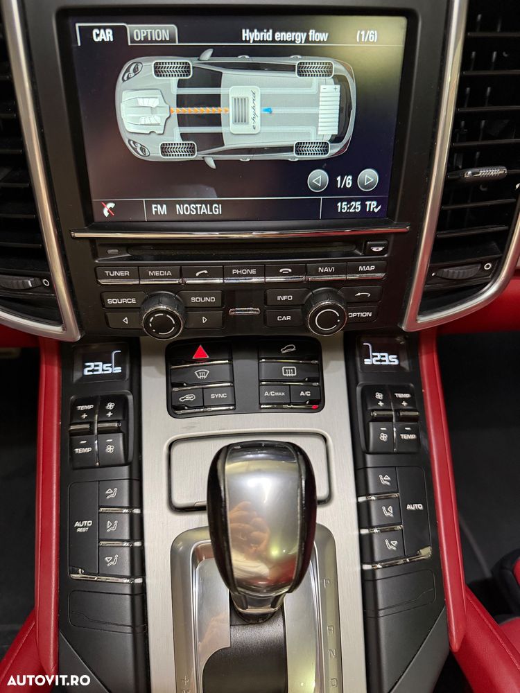 Porsche Cayenne - 16